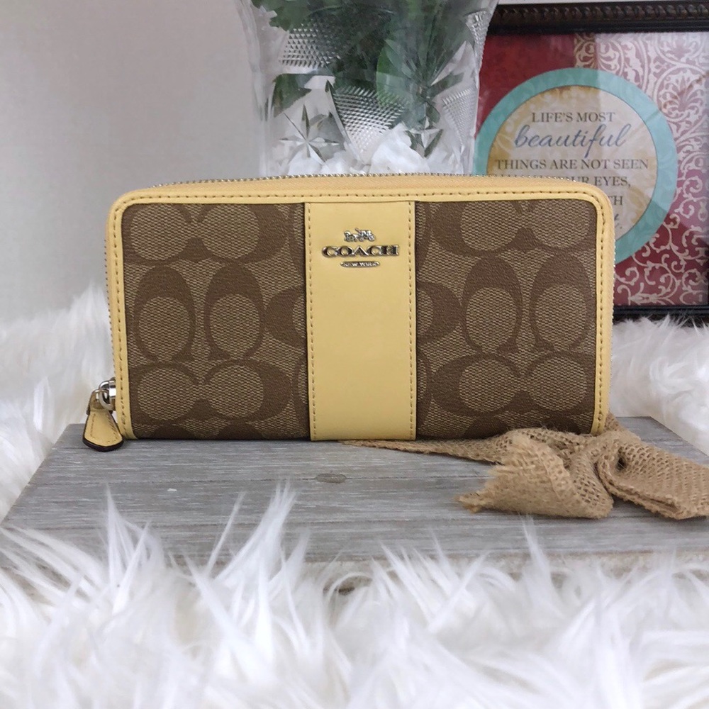 Coach Long Wallet